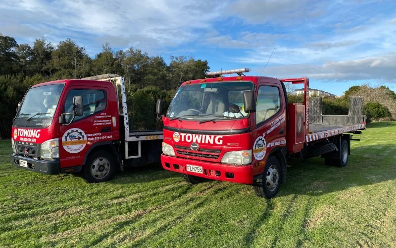Quick Towing Auckland trucks ready for emergency roadside towing service